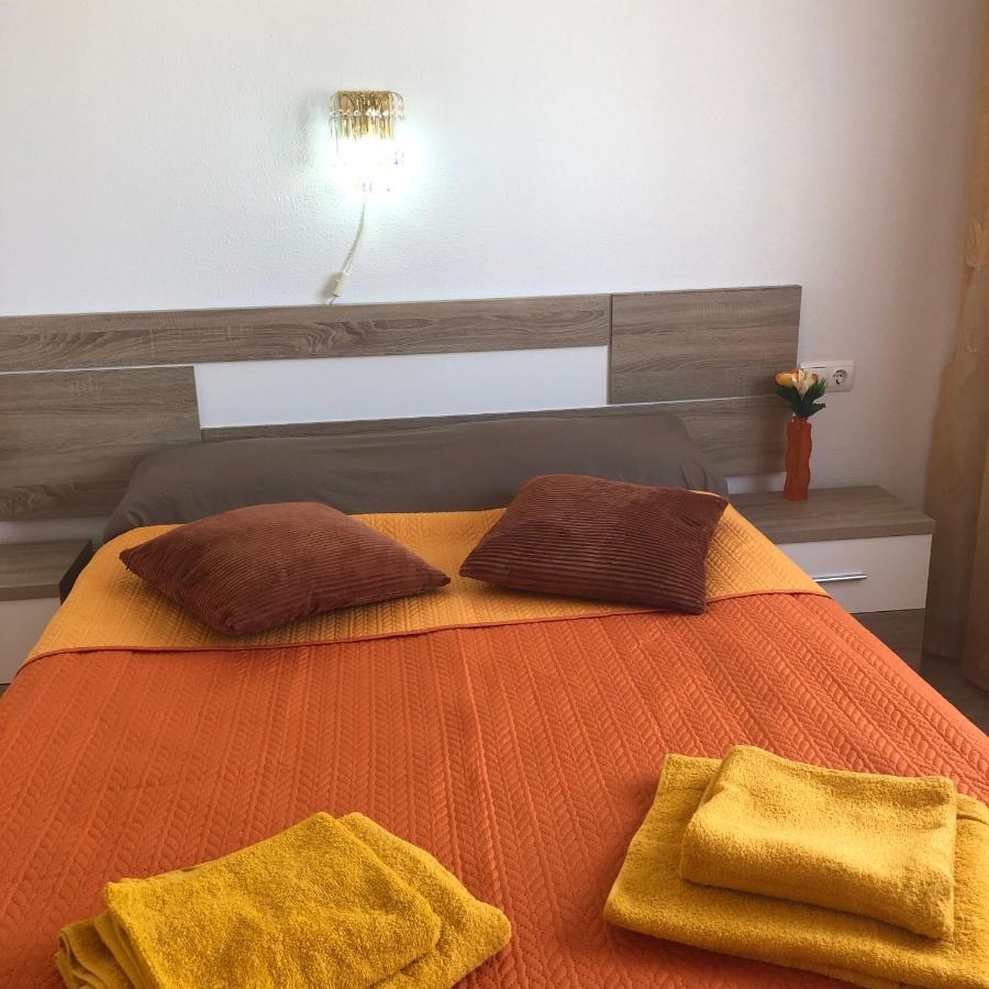Schoene Wohnung Mit Pool , Wi-Fi Und Privat Garage Torrevieja Luaran gambar