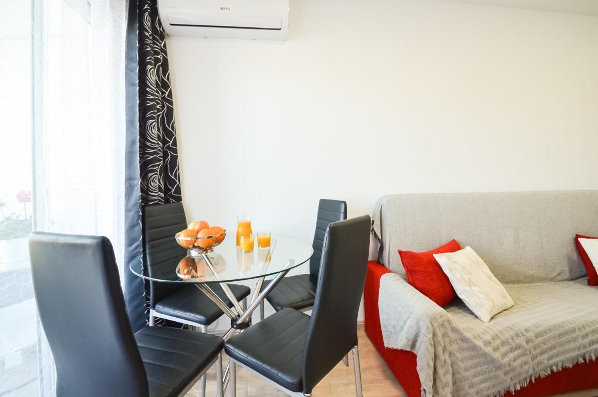 Schoene Wohnung Mit Pool , Wi-Fi Und Privat Garage Torrevieja Luaran gambar