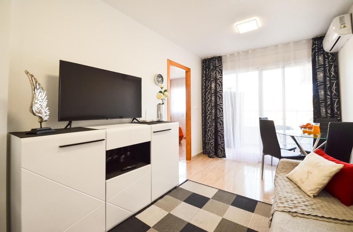 Schoene Wohnung Mit Pool , Wi-Fi Und Privat Garage Torrevieja Luaran gambar