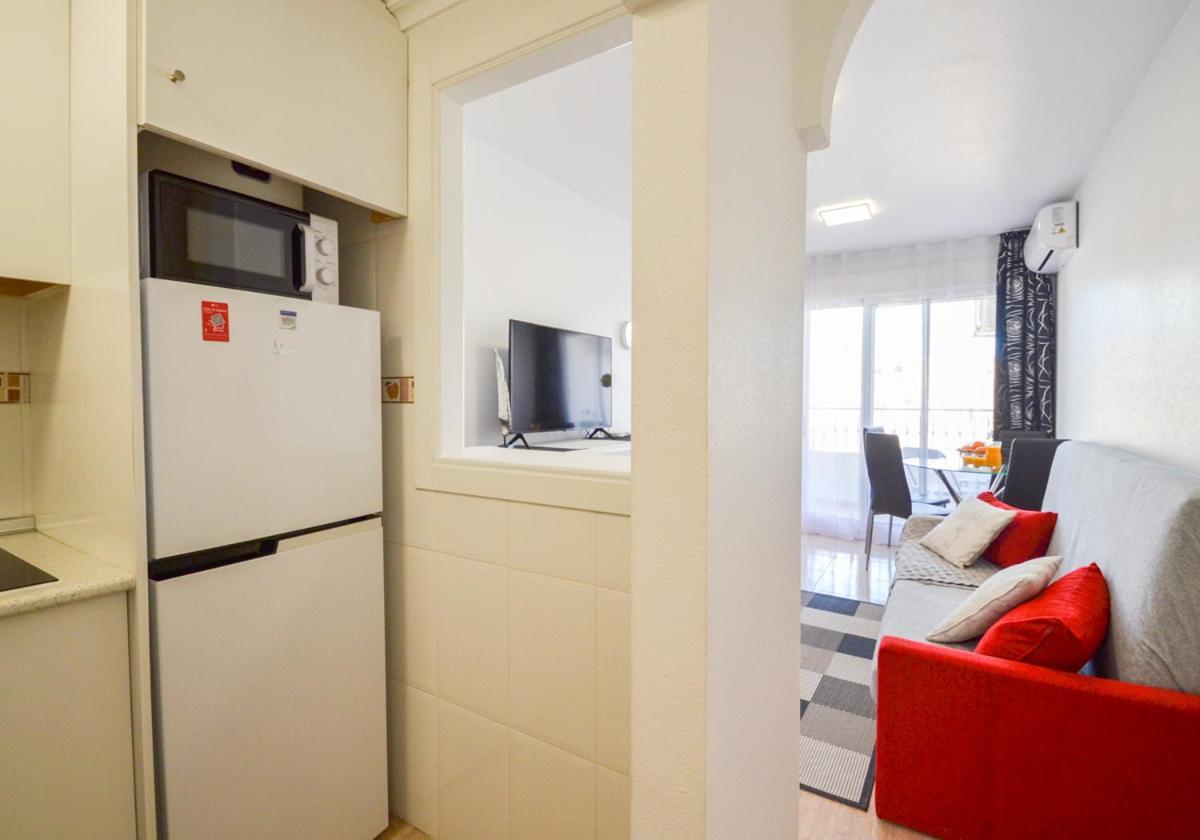 Schoene Wohnung Mit Pool , Wi-Fi Und Privat Garage Torrevieja Luaran gambar