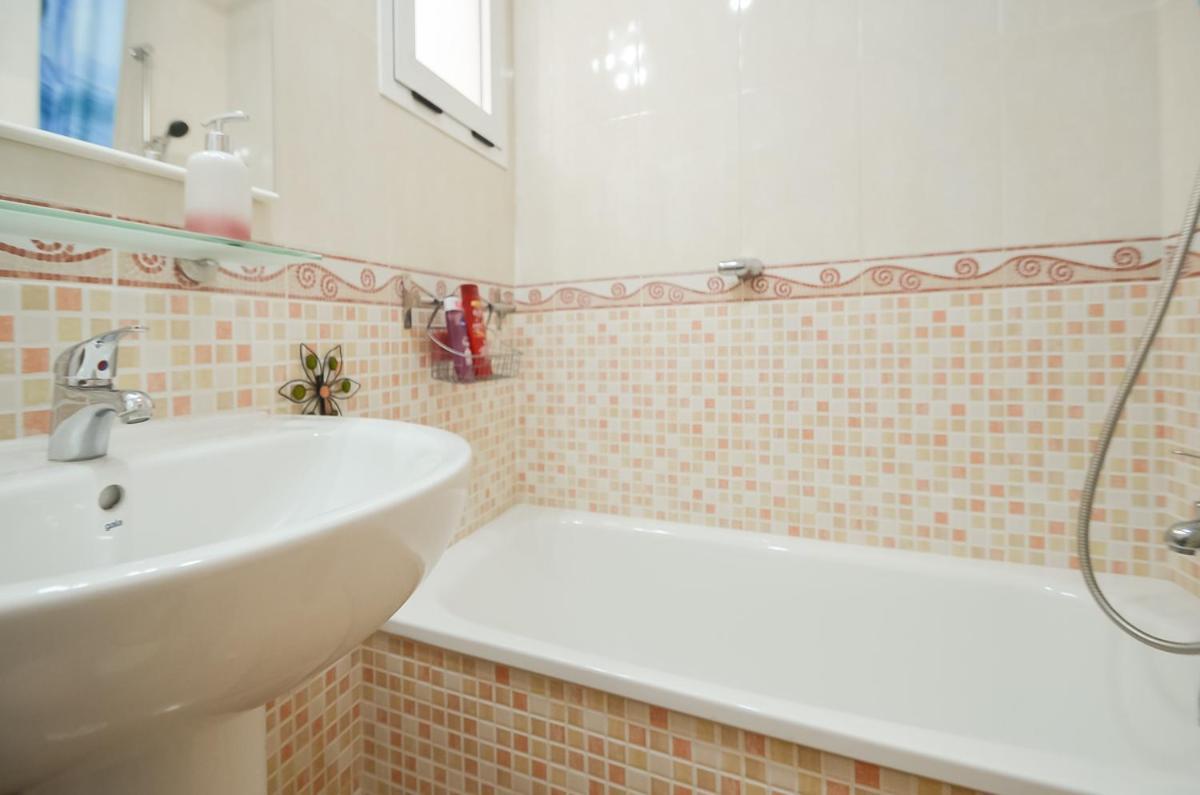 Schoene Wohnung Mit Pool , Wi-Fi Und Privat Garage Torrevieja Luaran gambar