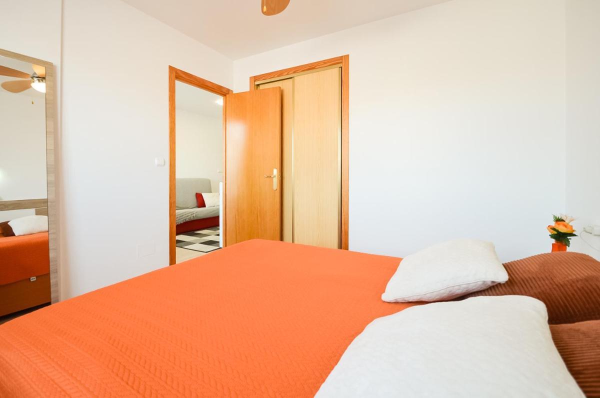 Schoene Wohnung Mit Pool , Wi-Fi Und Privat Garage Torrevieja Luaran gambar