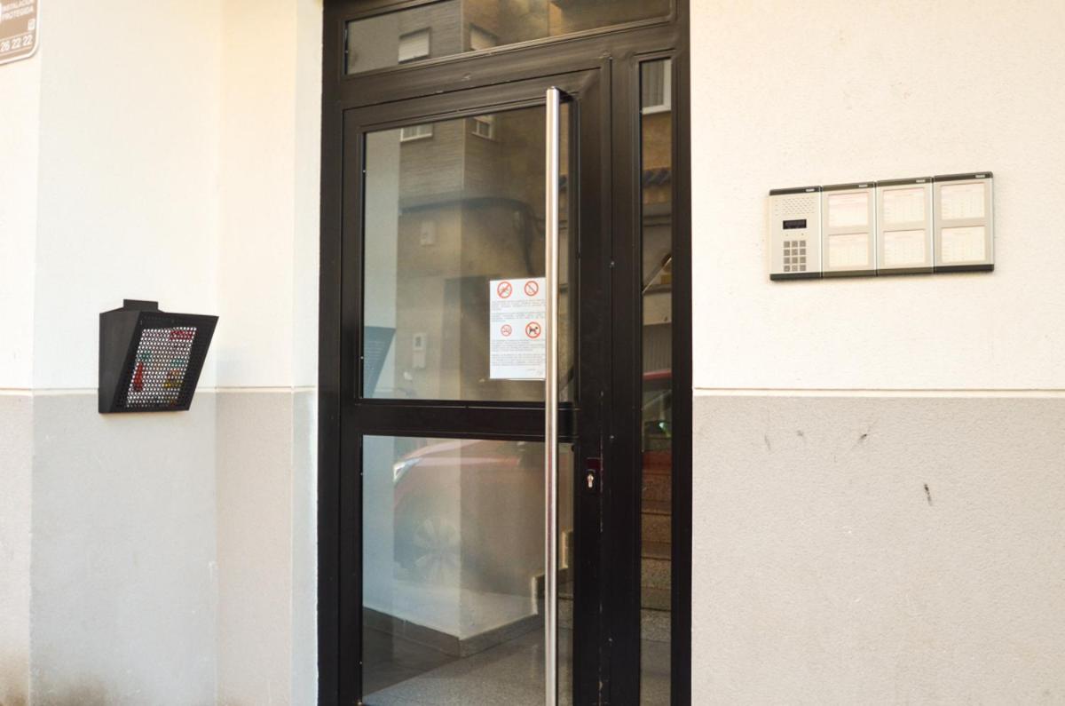 Schoene Wohnung Mit Pool , Wi-Fi Und Privat Garage Torrevieja Luaran gambar